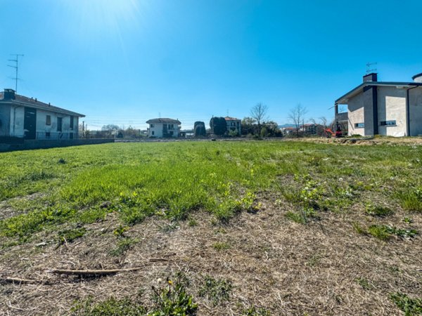 casa indipendente in vendita a Borgomanero in zona San Marco