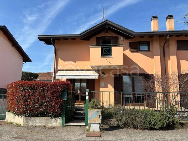 casa indipendente in vendita a Borgomanero