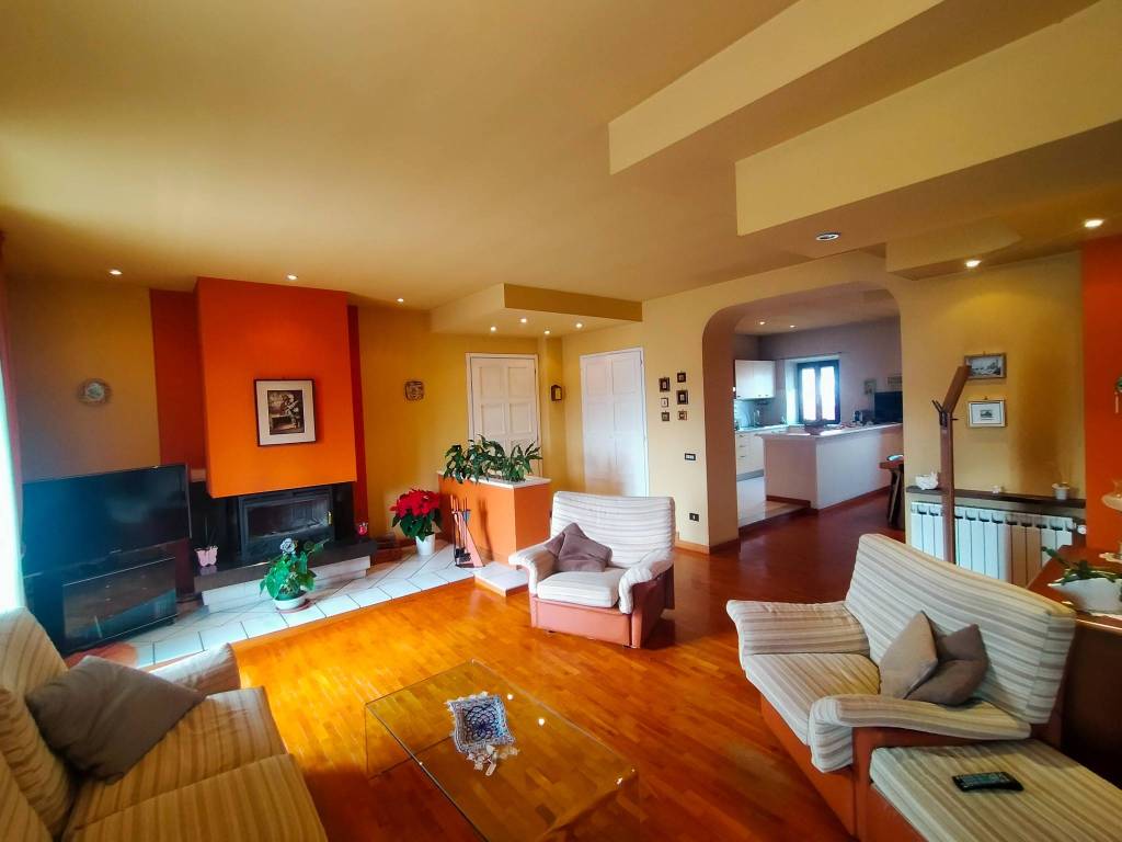 appartamento in vendita a Borgomanero