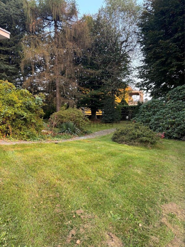 casa indipendente in vendita a Borgomanero