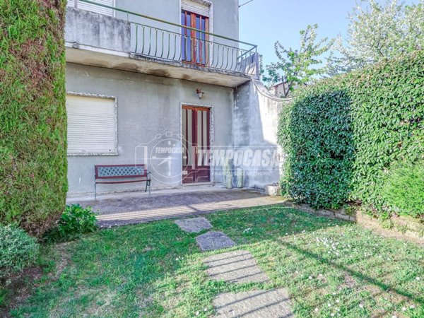 casa indipendente in vendita a Borgomanero