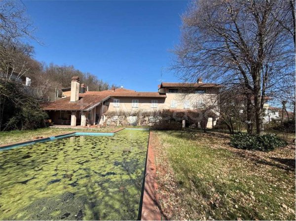 casa indipendente in vendita a Borgomanero