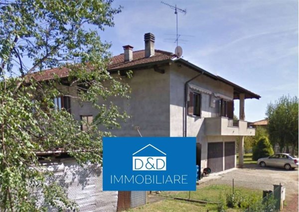 casa indipendente in vendita a Borgomanero