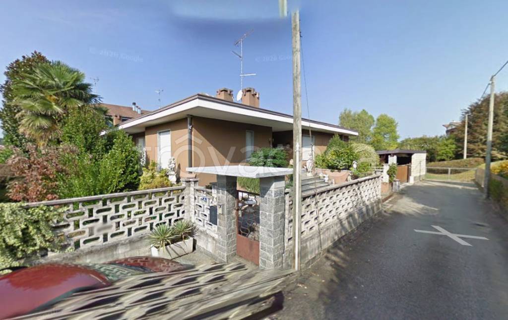 casa indipendente in vendita a Borgomanero