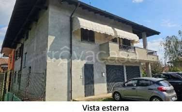 casa indipendente in vendita a Borgomanero