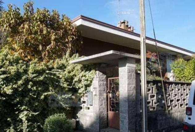 casa indipendente in vendita a Borgomanero