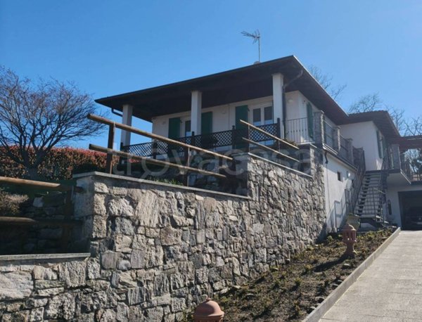 casa indipendente in vendita a Borgomanero