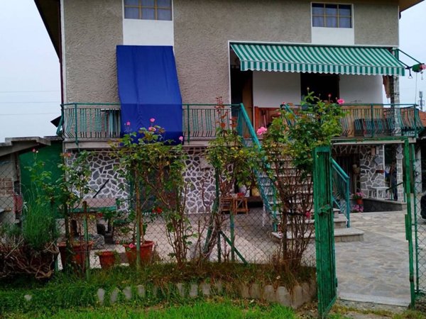 casa indipendente in vendita a Borgomanero