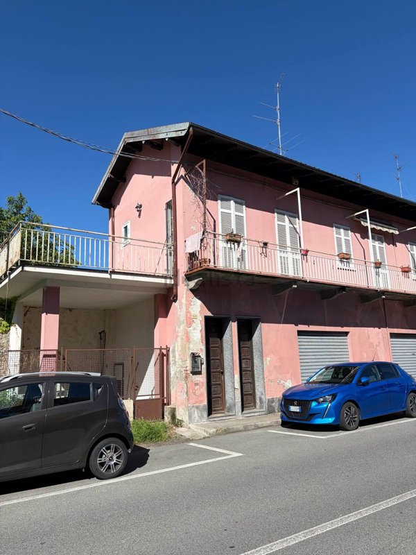 casa indipendente in vendita a Borgomanero