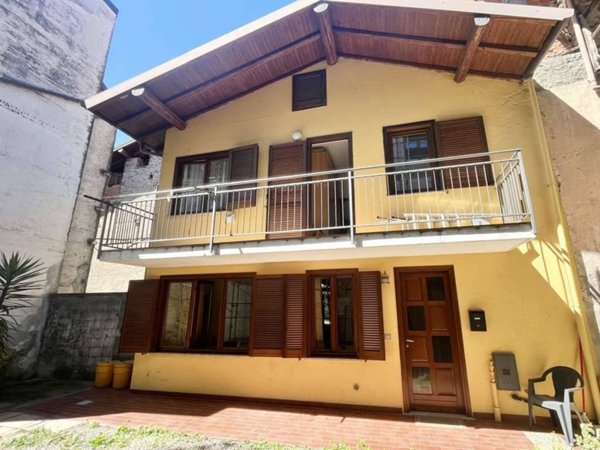 casa indipendente in vendita a Borgomanero