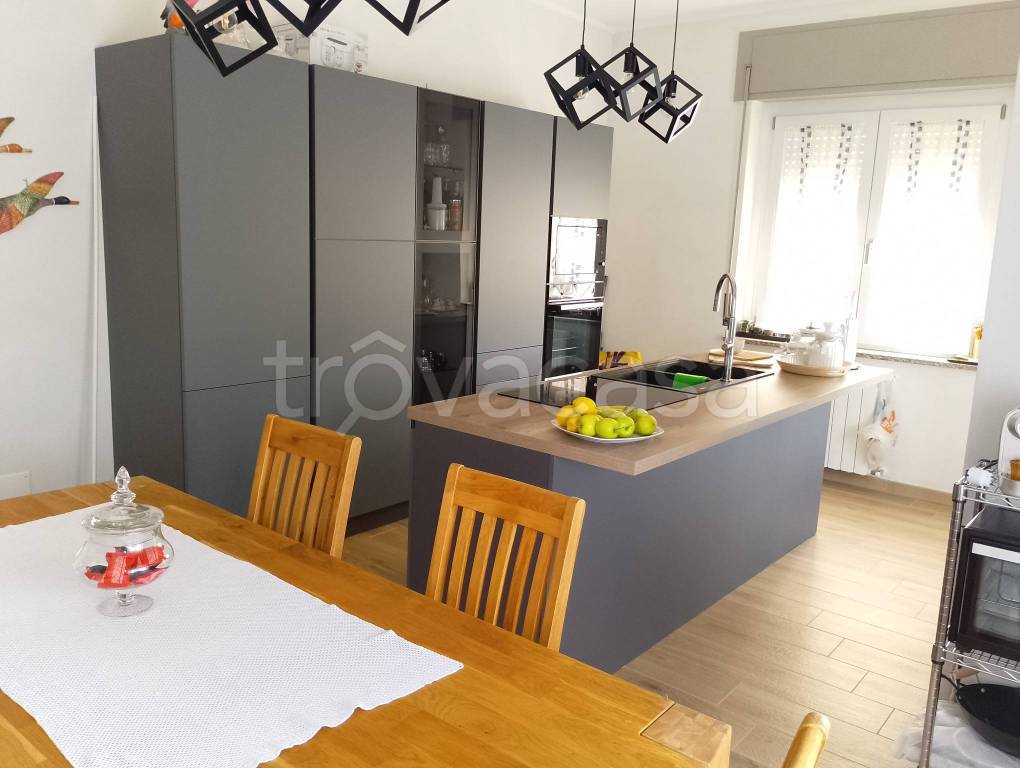 appartamento in vendita a Borgomanero