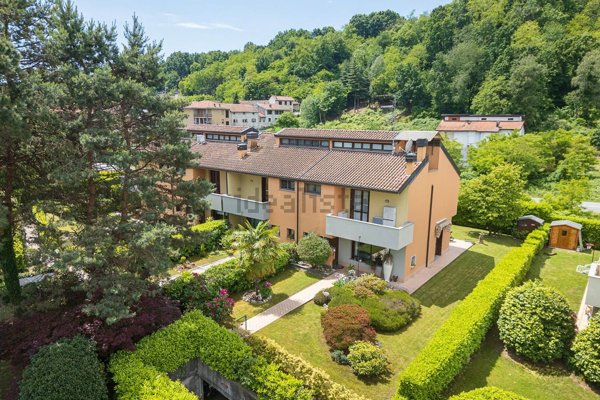 casa indipendente in vendita a Borgomanero