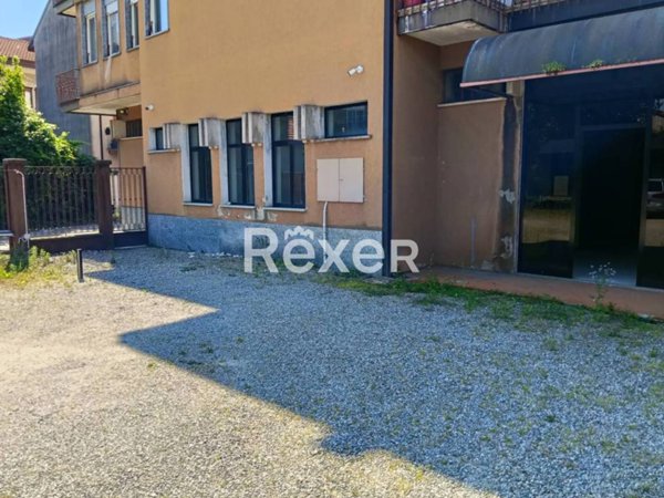 negozio in vendita a Borgomanero