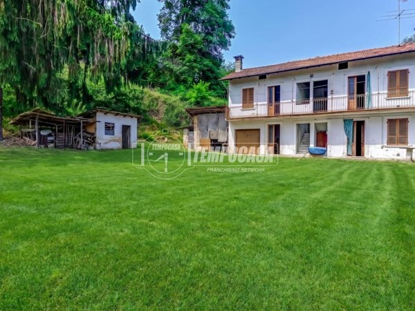 casa indipendente in vendita a Borgomanero