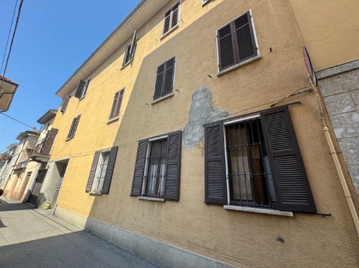 appartamento in vendita a Borgomanero in zona Vergano