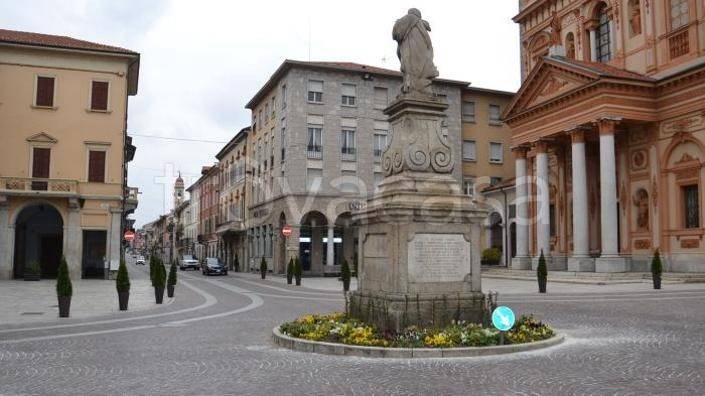 negozio in vendita a Borgomanero