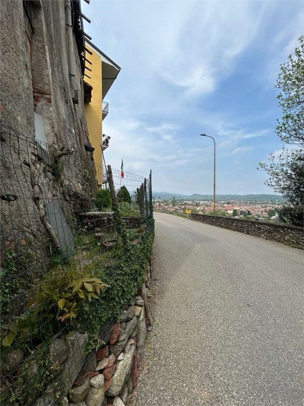 casale in vendita a Borgomanero in zona Vergano