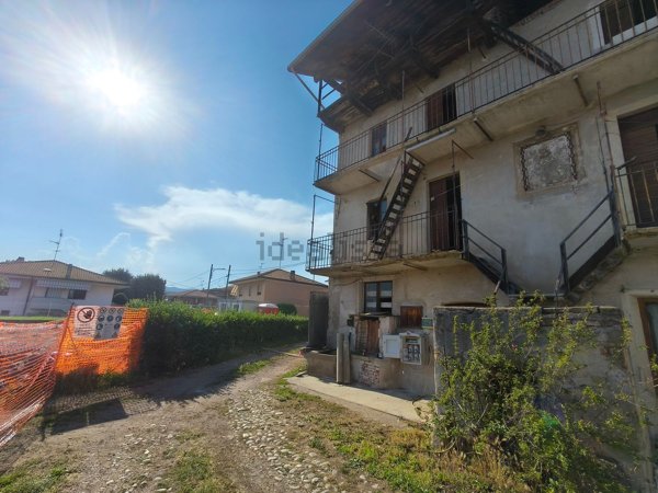 appartamento in vendita a Borgomanero in zona San Marco