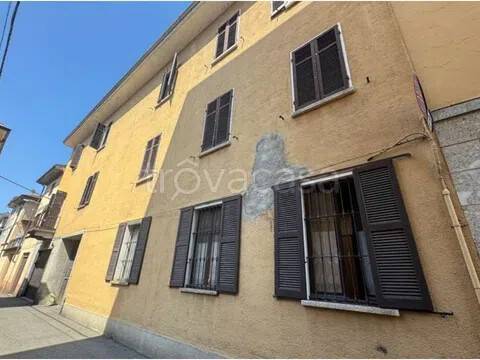 appartamento in vendita a Borgomanero in zona Vergano