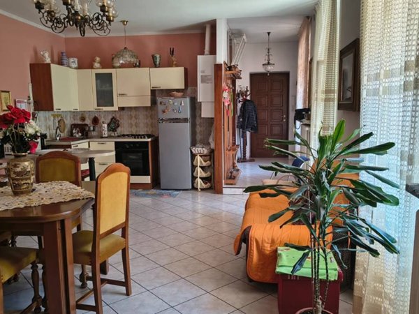 appartamento in vendita a Borgomanero in zona Vergano
