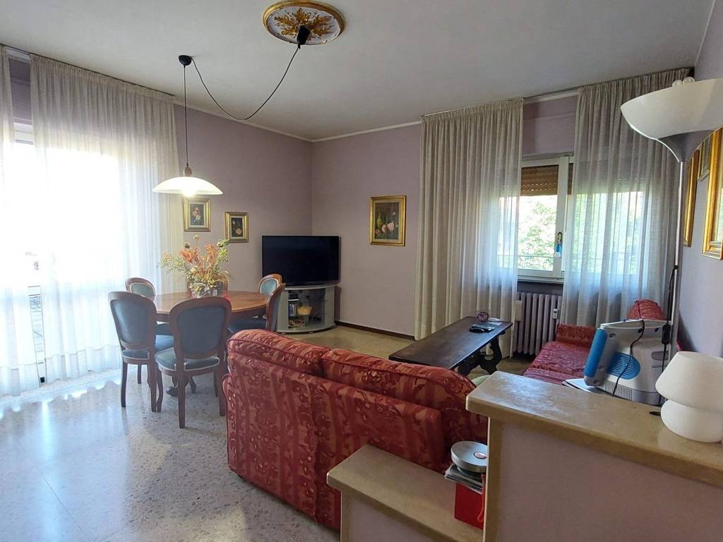appartamento in vendita a Borgomanero in zona Vergano