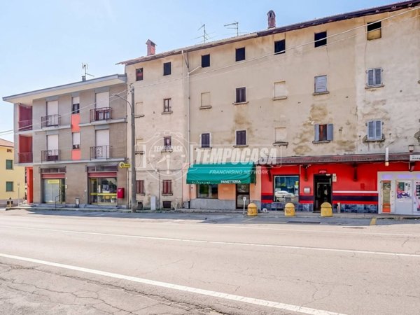 casa indipendente in vendita a Borgomanero in zona Santa Croce