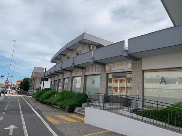 intera palazzina in vendita a Borgomanero