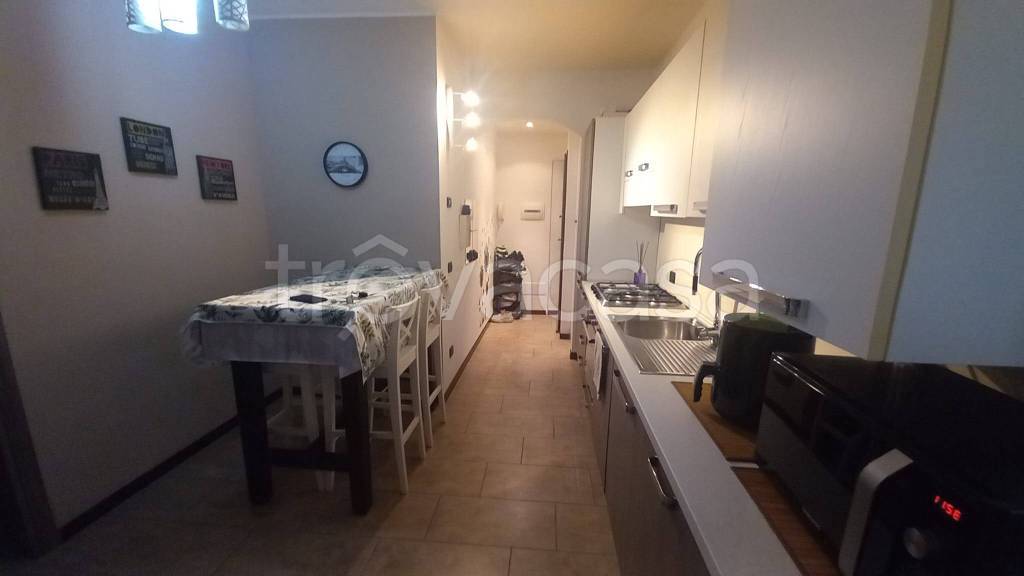 appartamento in vendita a Borgomanero in zona Vergano