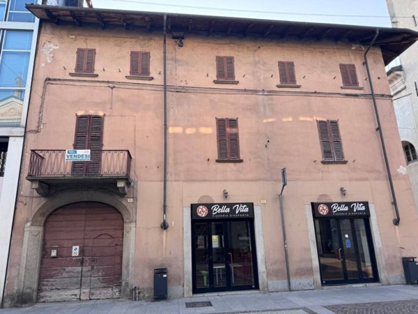 casa indipendente in vendita a Borgomanero in zona Vergano