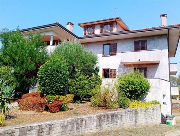 casa indipendente in vendita a Borgomanero in zona San Marco