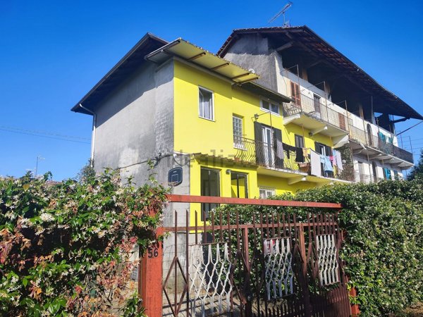casa indipendente in vendita a Borgomanero in zona San Marco