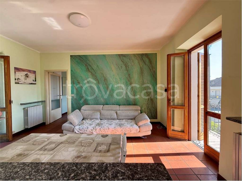 appartamento in vendita a Borgomanero in zona Vergano