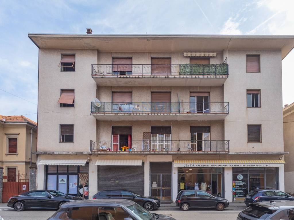intera palazzina in vendita a Borgomanero in zona Vergano