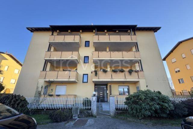 appartamento in vendita a Borgomanero in zona Santa Croce