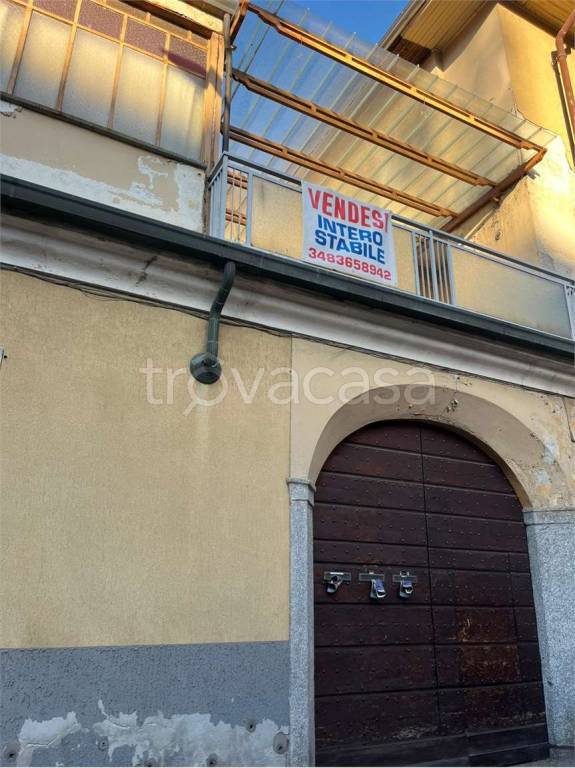 appartamento in vendita a Borgomanero in zona Vergano