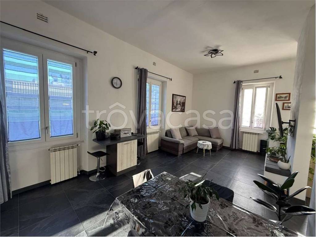 casa indipendente in vendita a Borgomanero