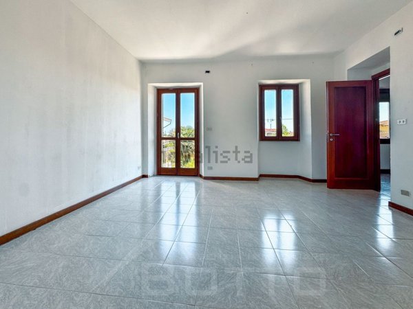 appartamento in vendita a Borgomanero in zona Rivano