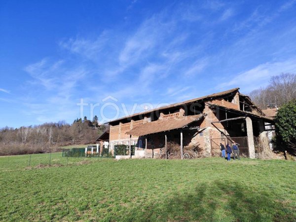 casa indipendente in vendita a Borgomanero