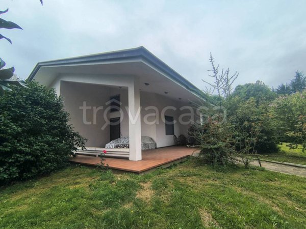 casa indipendente in vendita a Borgomanero