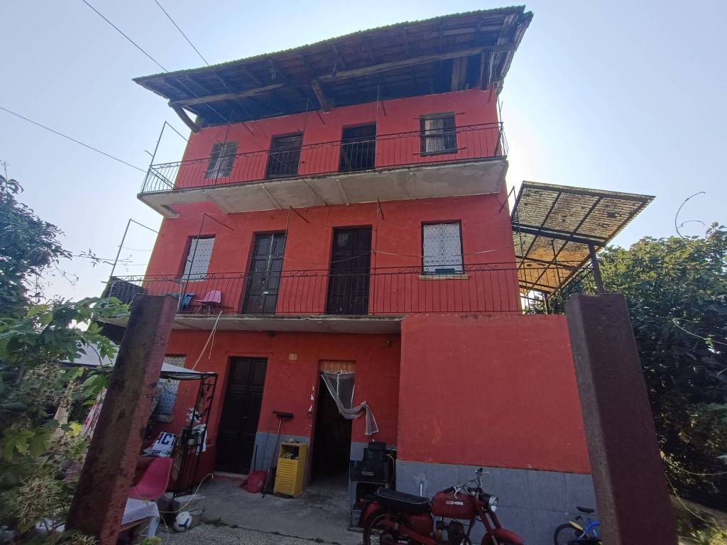 casa indipendente in vendita a Borgomanero