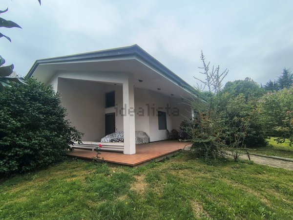 casa indipendente in vendita a Borgomanero
