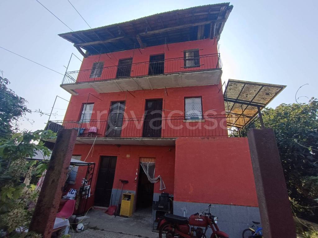 casa indipendente in vendita a Borgomanero