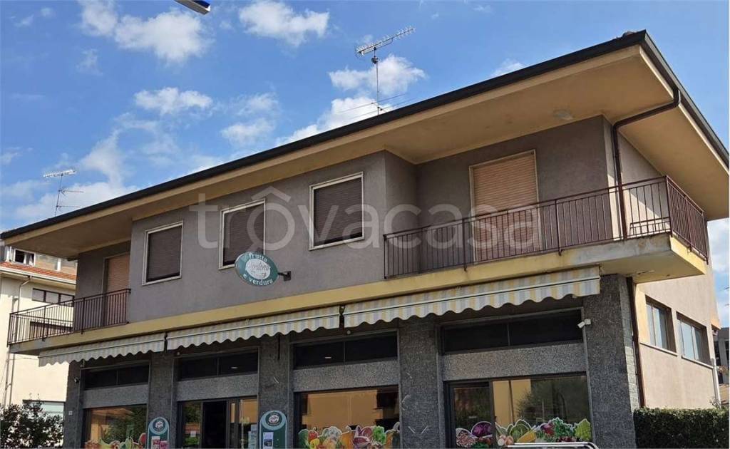 casa indipendente in vendita a Borgomanero