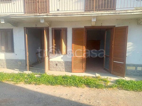 appartamento in vendita a Borgomanero in zona Santa Cristina
