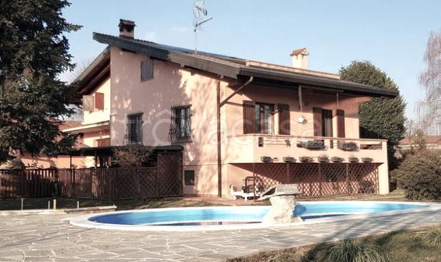 casa indipendente in vendita a Borgo Ticino