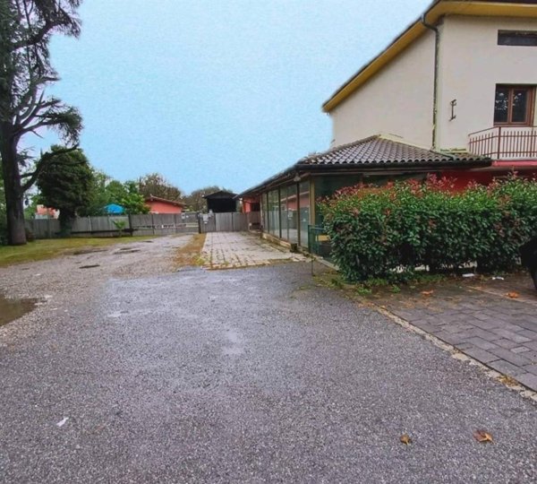 casa indipendente in vendita a Borgo Ticino
