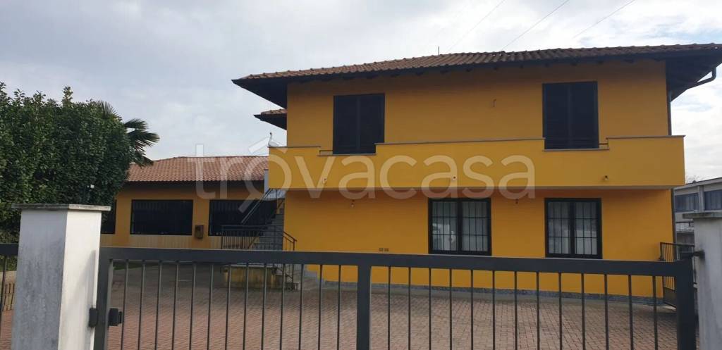 casa indipendente in vendita a Borgo Ticino