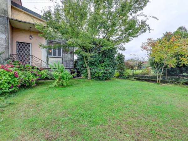 casa indipendente in vendita a Borgo Ticino