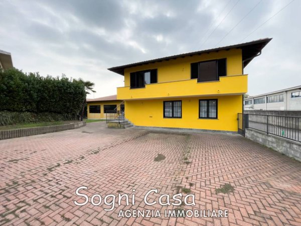casa indipendente in vendita a Borgo Ticino