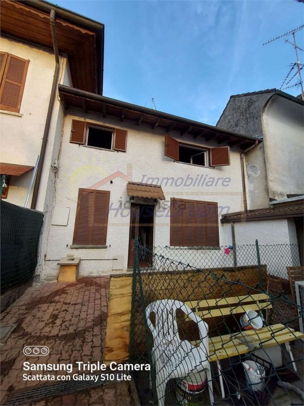 casa indipendente in vendita a Borgo Ticino
